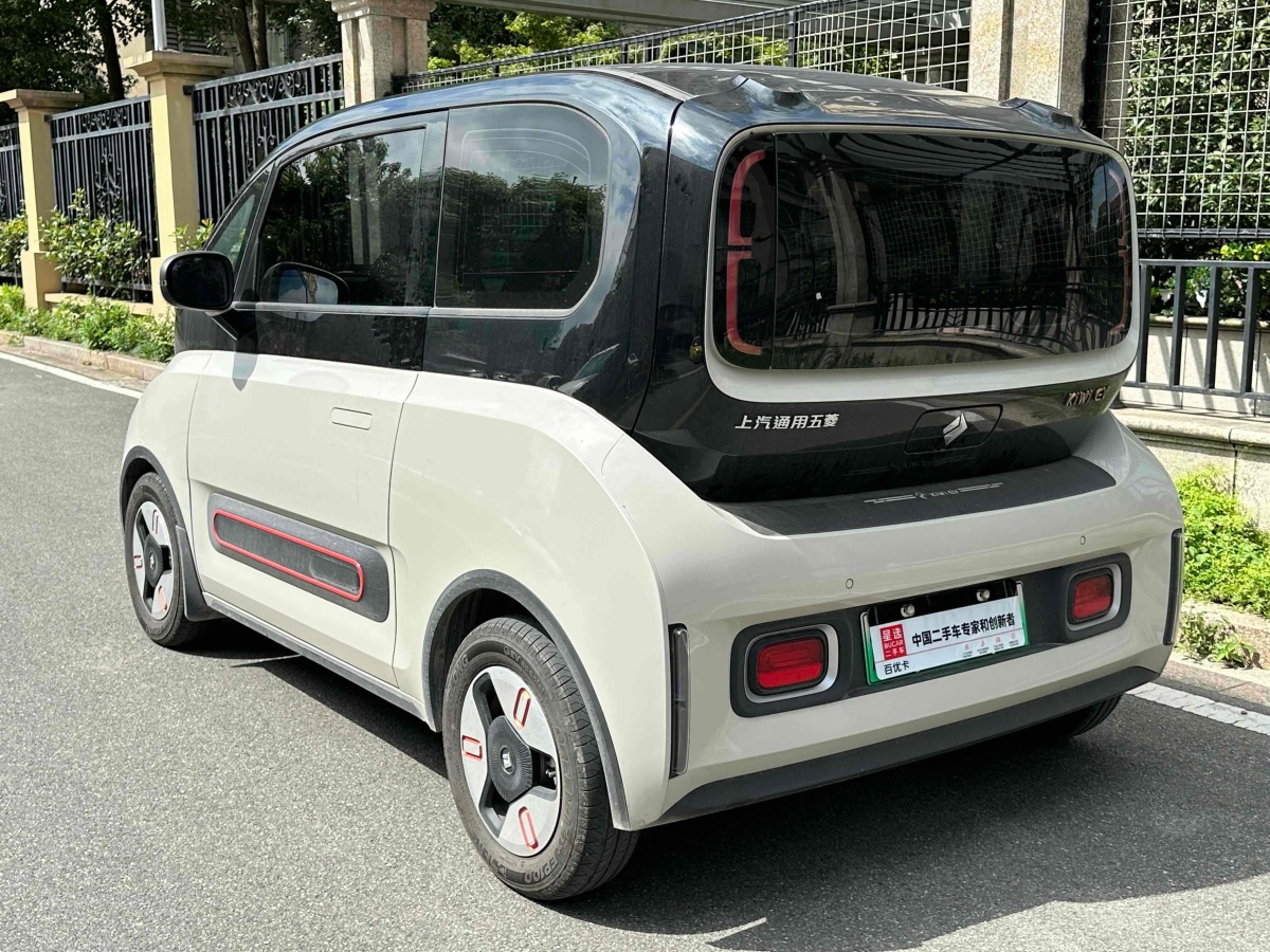 2022年10月寶駿 寶駿KiWi EV  2022款 設(shè)計(jì)師輕享版 三元鋰