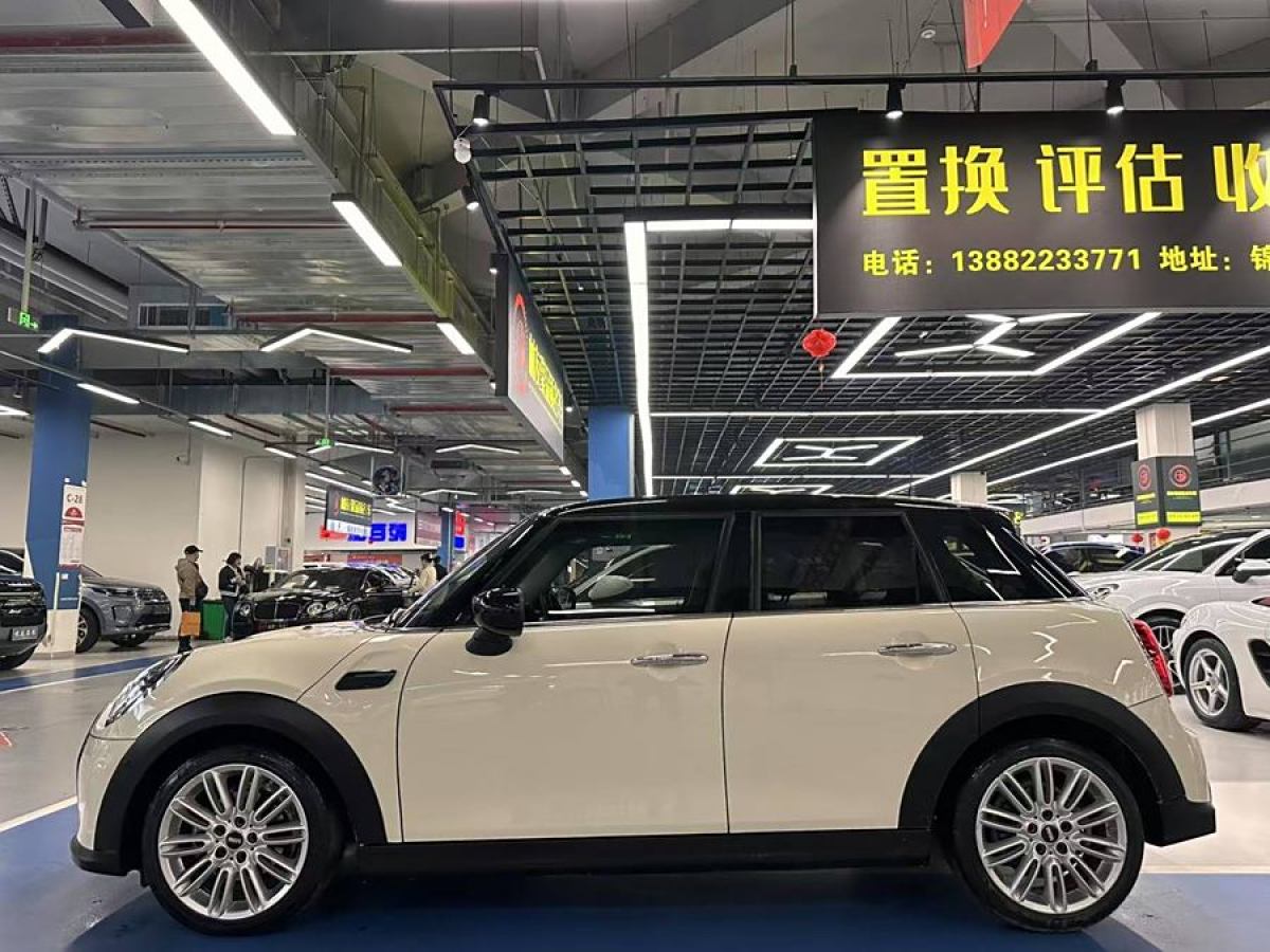 MINI MINI  2022款 改款 1.5T COOPER 經(jīng)典派 五門版圖片