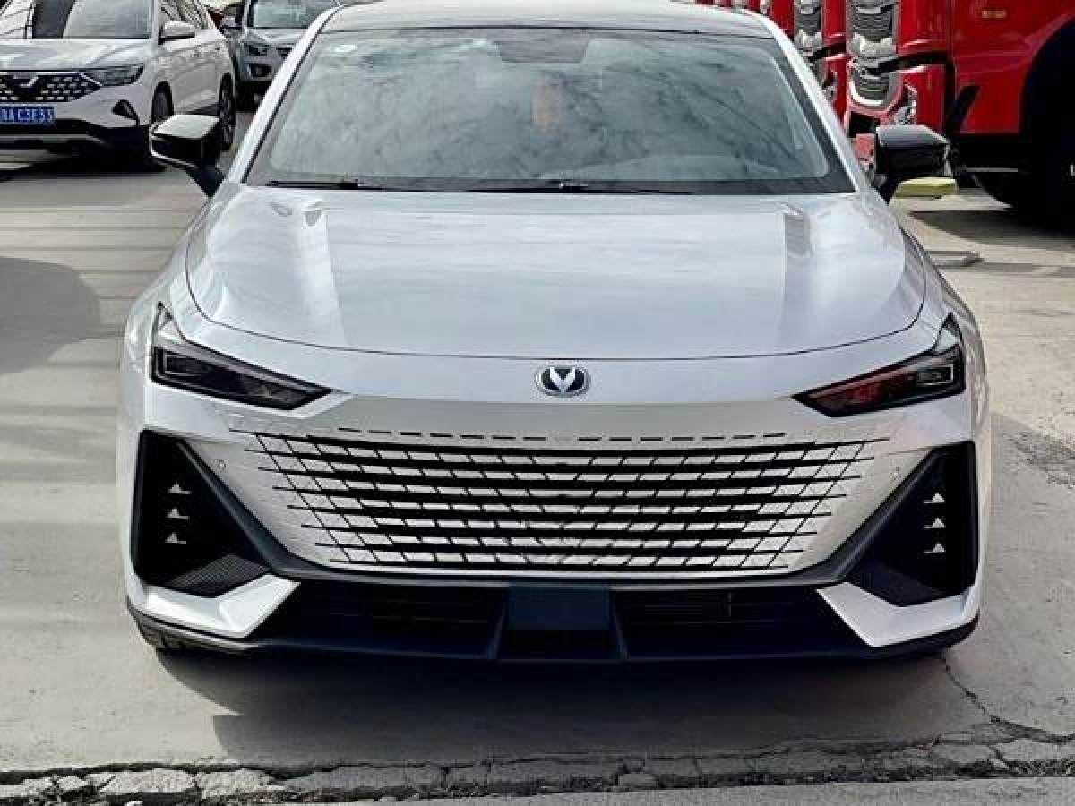 長(zhǎng)安 長(zhǎng)安UNI-V  2022款 1.5T 卓越型圖片