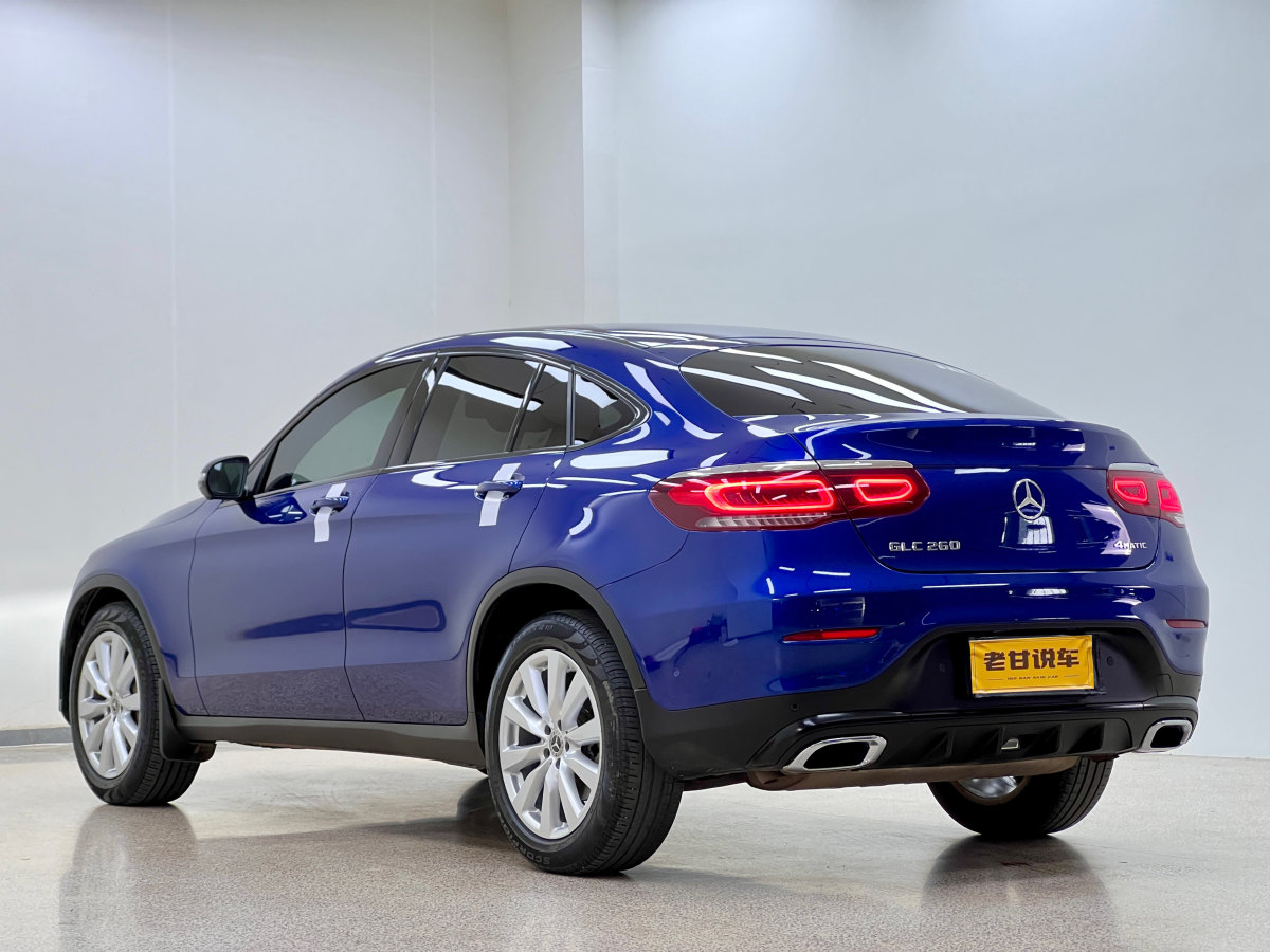 2020年10月奔馳 奔馳GLC  2021款 GLC 260 4MATIC 轎跑SUV