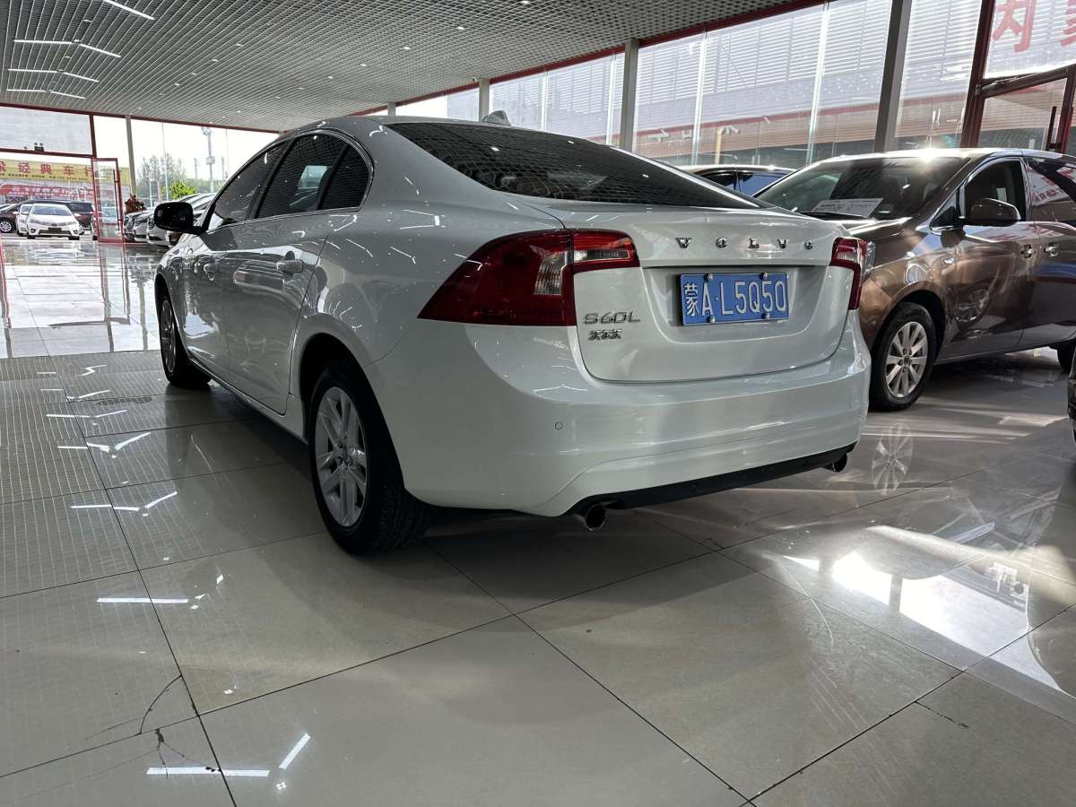 沃爾沃 S60L  2019款 T3 智進(jìn)版圖片