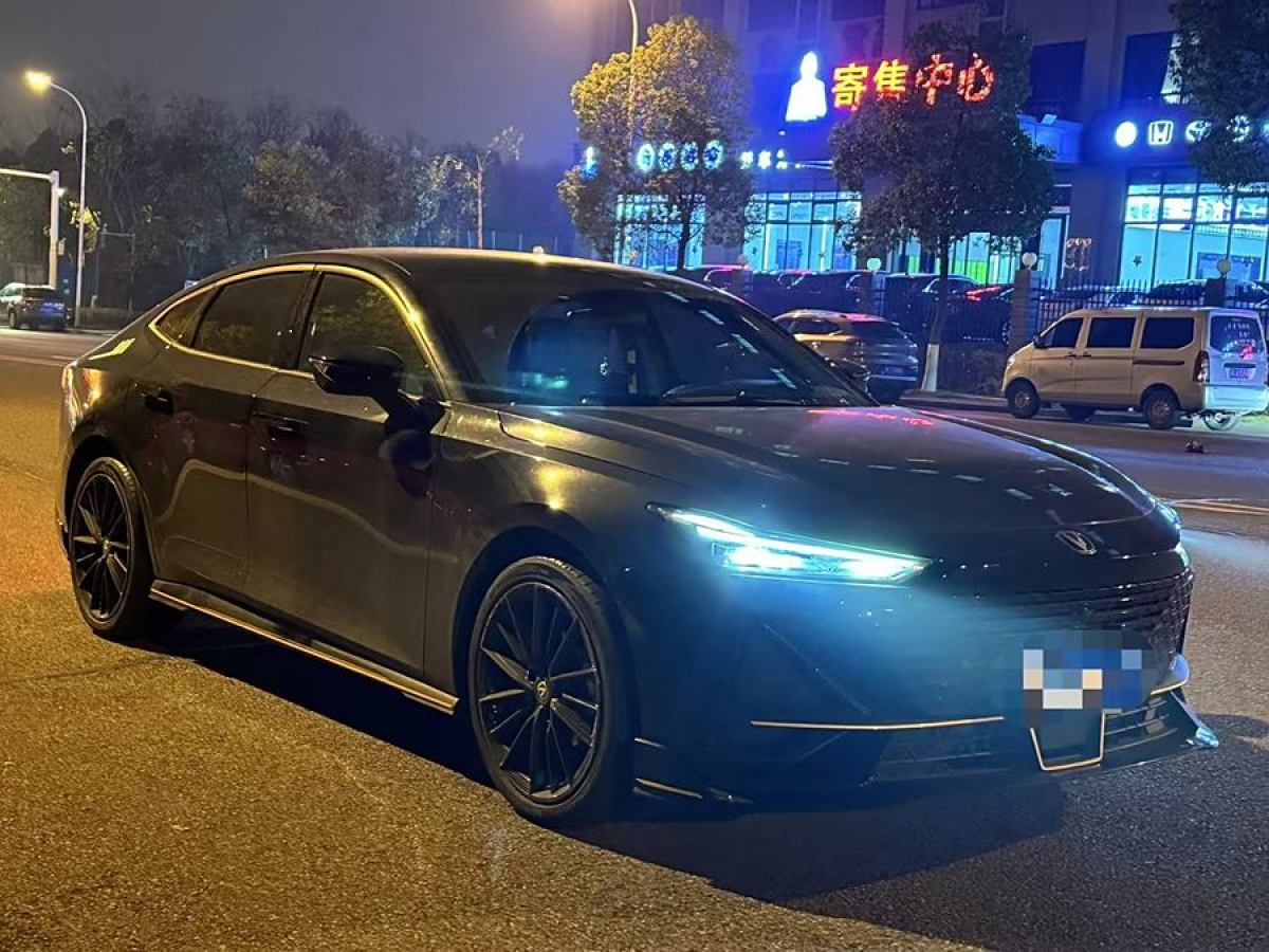 長(zhǎng)安 長(zhǎng)安UNI-V  2023款 1.5T 運(yùn)動(dòng)版圖片