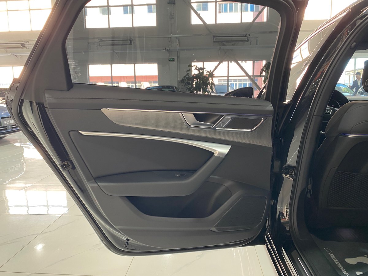 奧迪 奧迪A6L  2024款 40 TFSI 豪華動(dòng)感型圖片