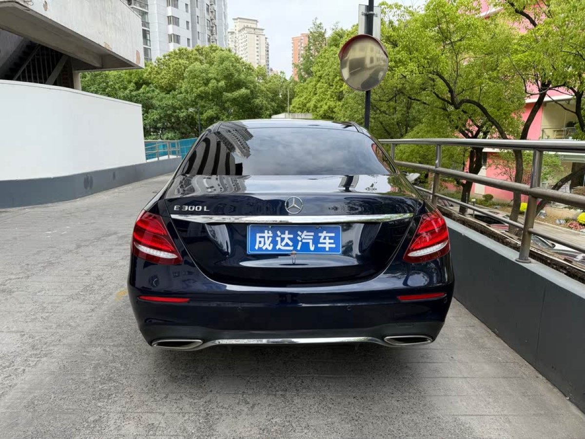 奔馳 奔馳E級  2018款 改款 E 300 L 運動時尚型圖片