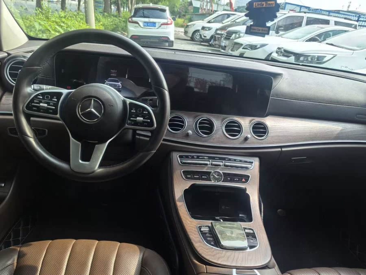 奔馳 奔馳E級  2020款 改款 E 300 L 殊享版圖片