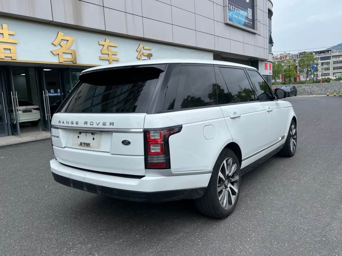 路虎 攬勝  2015款 3.0 V6 SC Vogue SE 創(chuàng)世加長版圖片