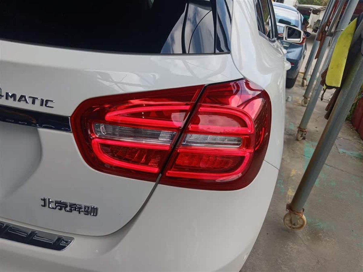 奔馳 奔馳GLA  2015款 GLA 220 4MATIC 時尚型圖片