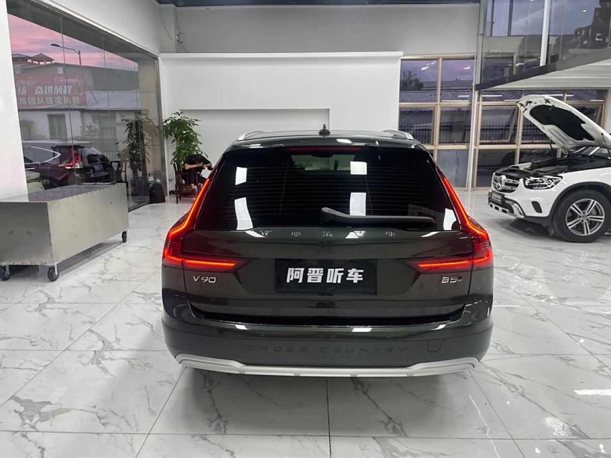 2021年11月沃爾沃 V90  2023款 Cross Country B5 AWD 智遠(yuǎn)版