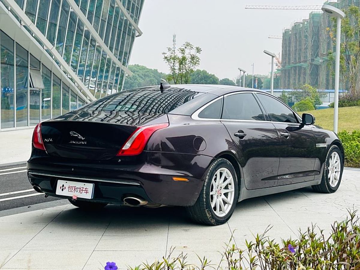 捷豹 XJ  2016款 XJL 2.0T 兩驅(qū)典雅商務(wù)版圖片