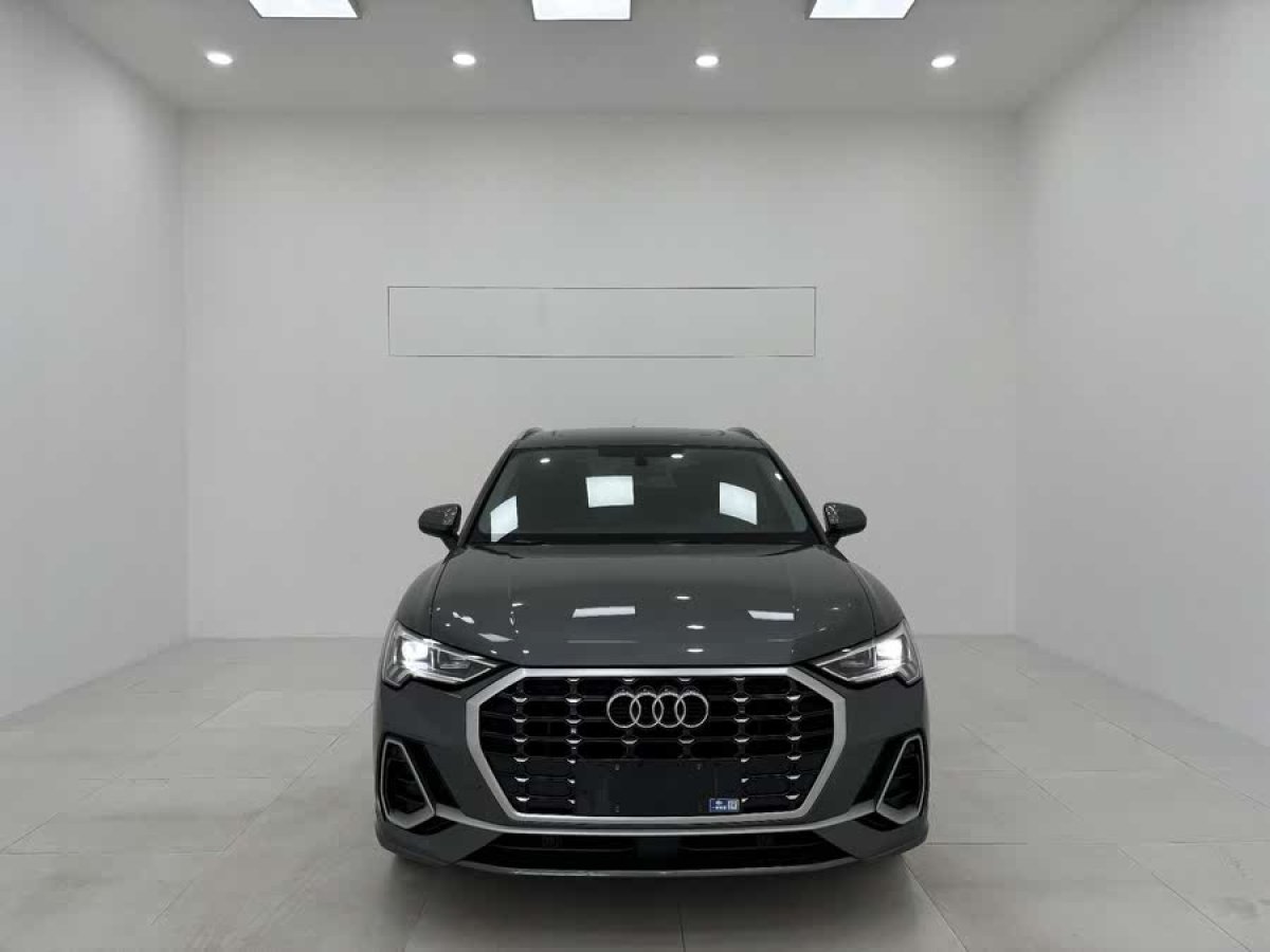 奧迪 奧迪Q3  2021款 35 TFSI 時(shí)尚動(dòng)感型圖片