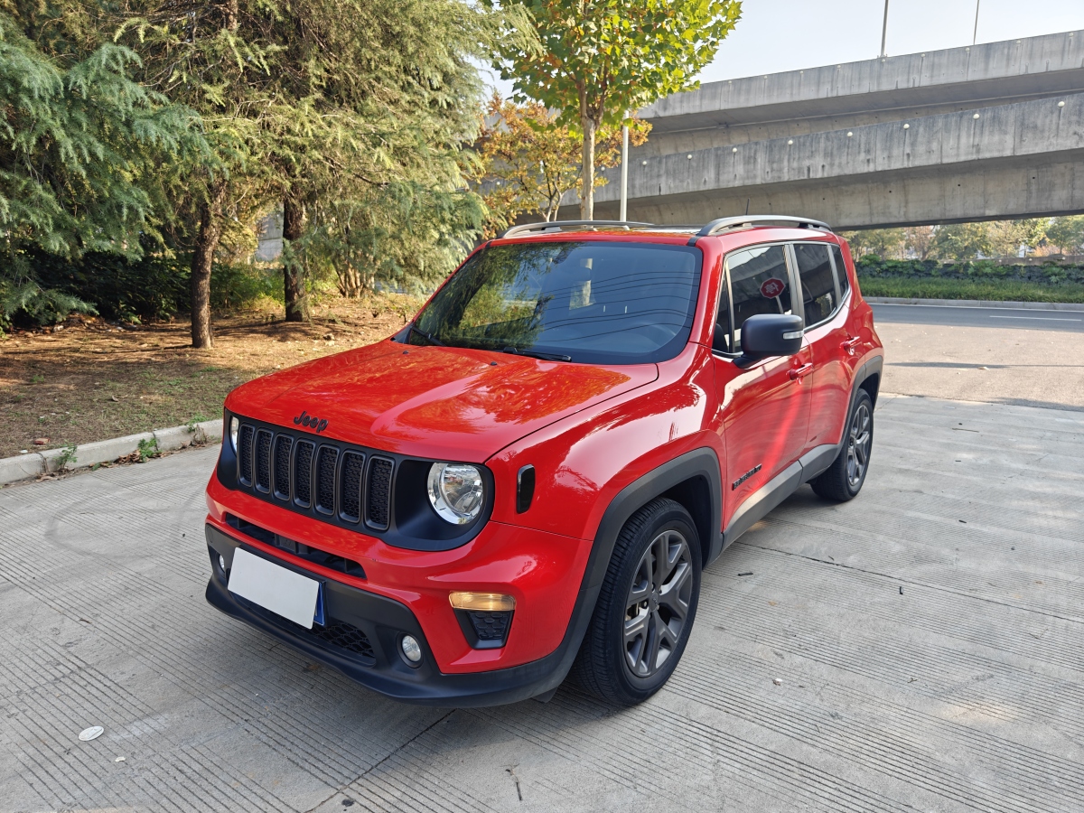 Jeep 自由俠  2021款 220T 自動(dòng)80周年紀(jì)念版圖片