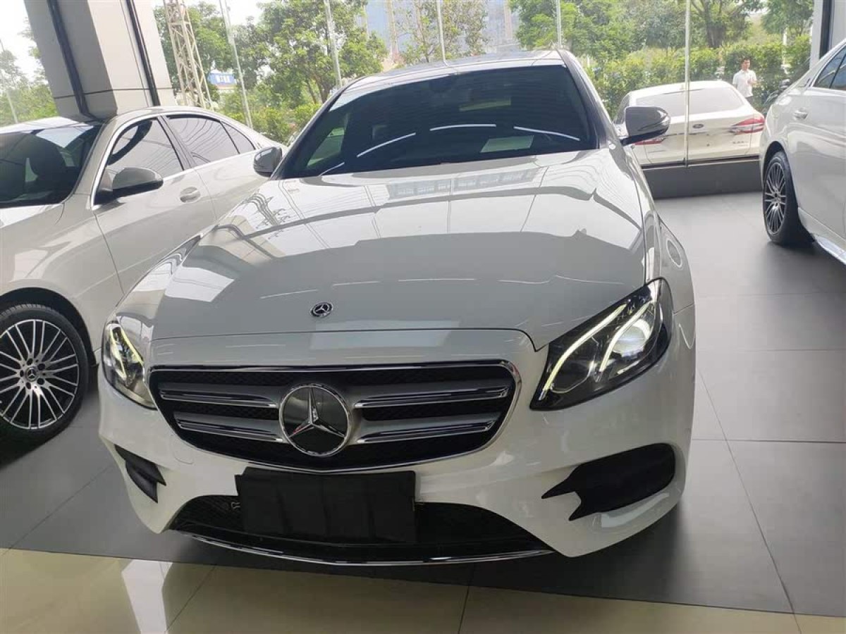 奔馳 奔馳E級(jí)  2019款 E 260 L 運(yùn)動(dòng)型圖片