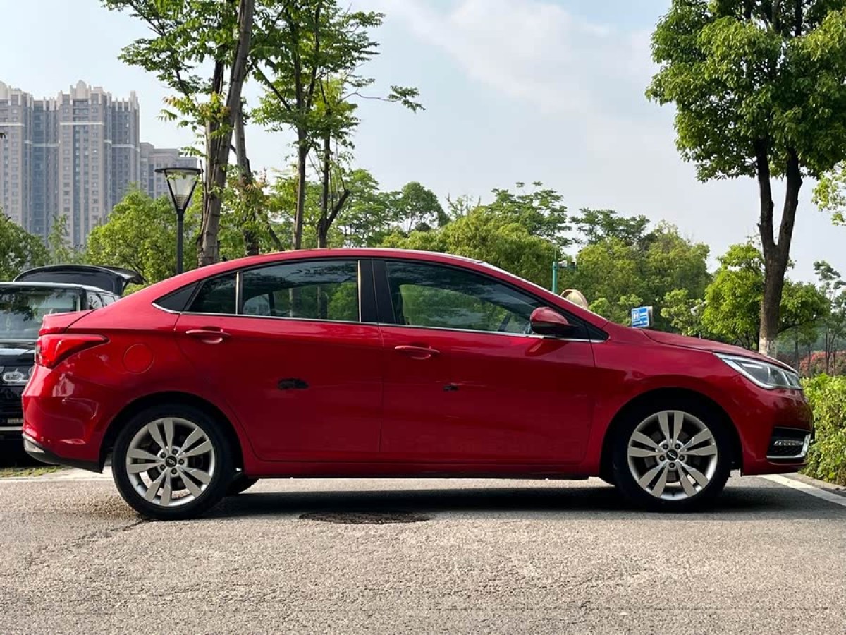 奇瑞 艾瑞澤5  2016款 1.5L CVT領(lǐng)銳版圖片