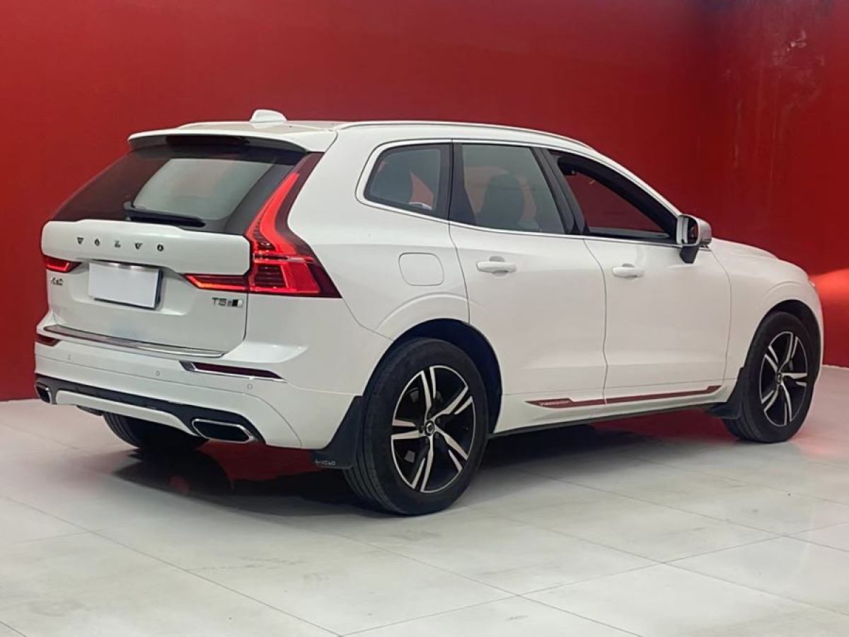 2019年3月沃爾沃 XC60  2019款 T5 四驅(qū)智遠(yuǎn)運(yùn)動(dòng)版 國(guó)VI