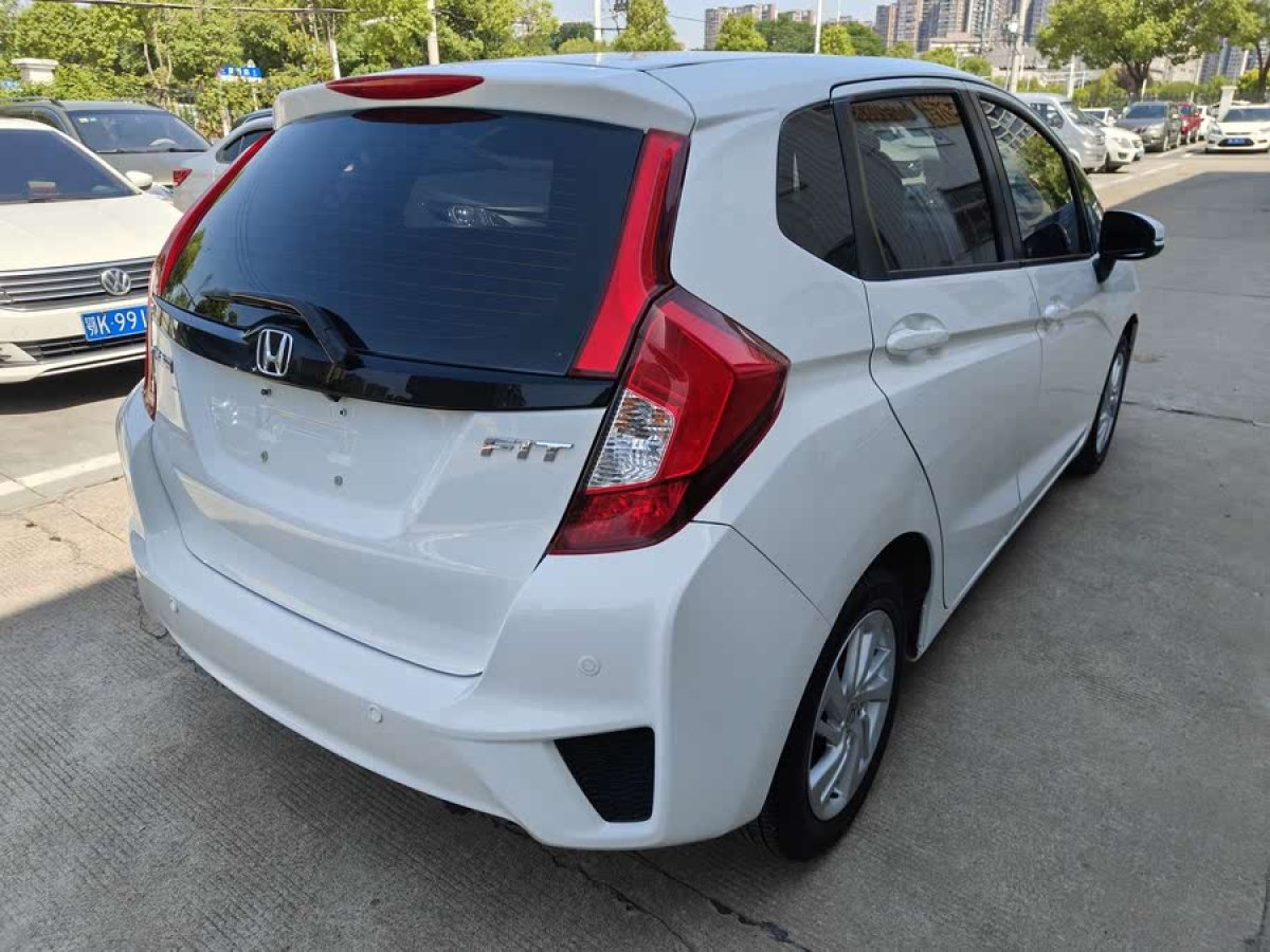本田 飛度  2014款 1.5L SE CVT時(shí)尚型圖片