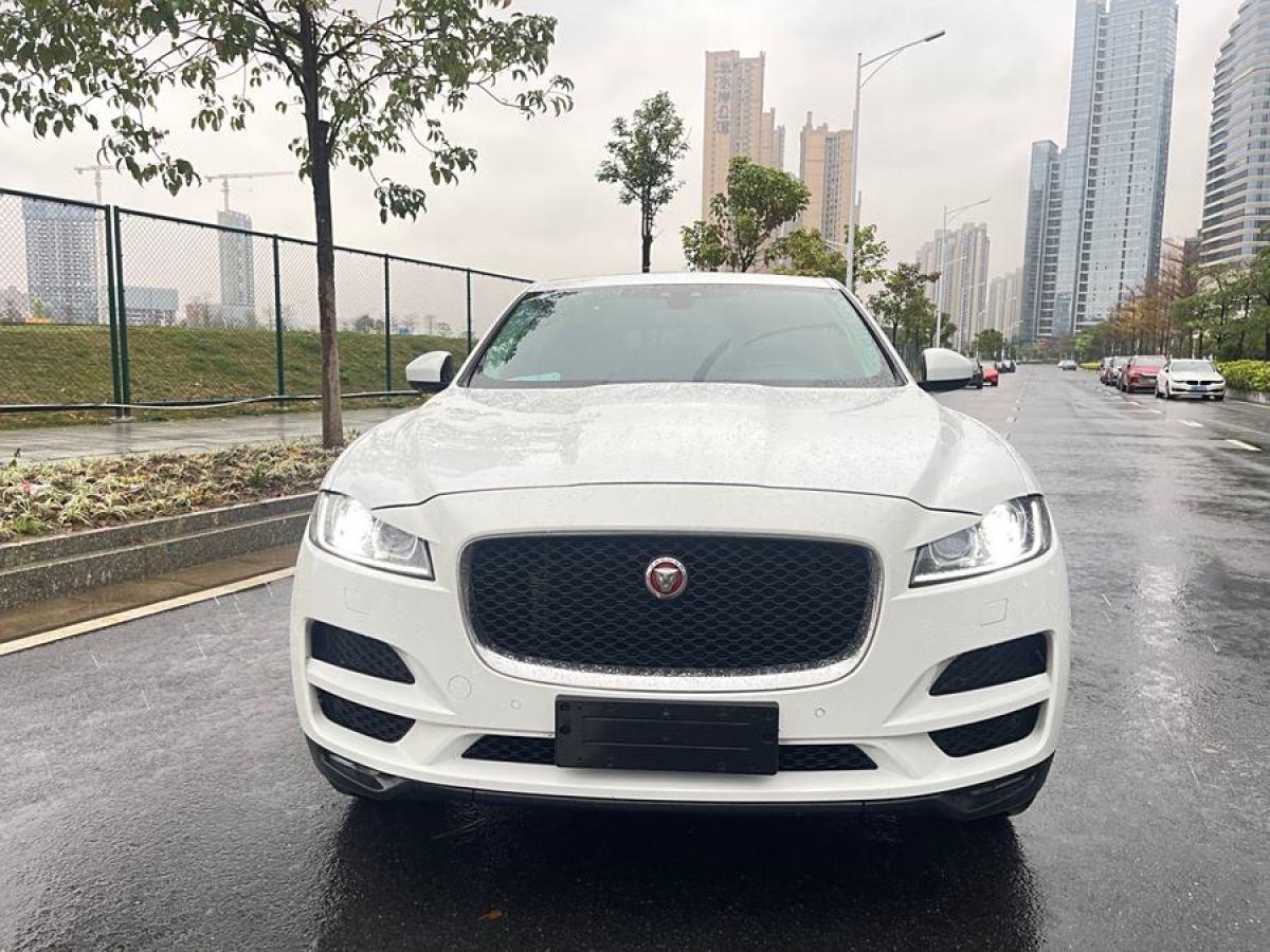 2017年2月捷豹 F-PACE  2016款 2.0T 兩驅(qū)都市尊享版