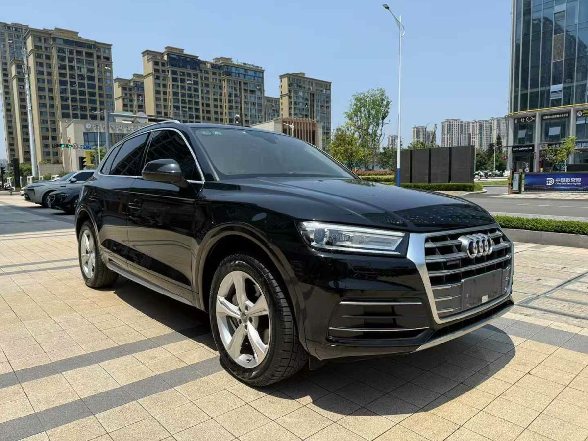 奧迪 奧迪Q3  2020款 35 TFSI 時(shí)尚動(dòng)感型圖片
