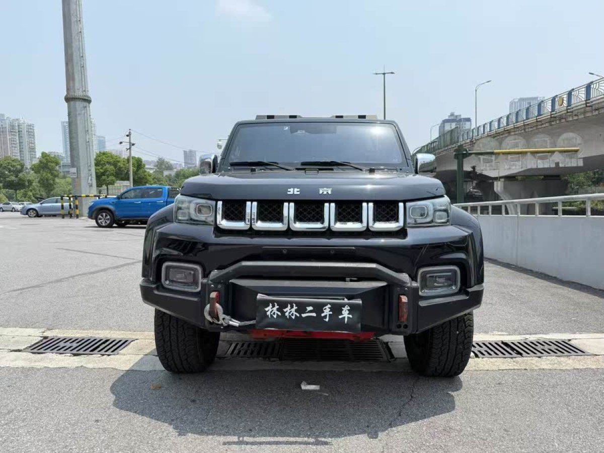 北京 BJ40  2018款 PLUS 2.0T 自動四驅(qū)城市獵人版圖片