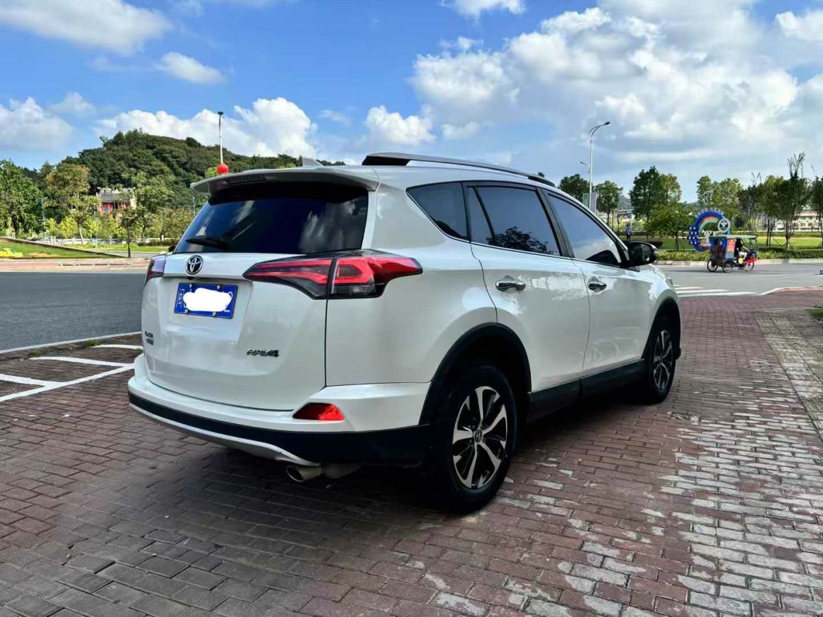 2017年1月豐田 RAV4 