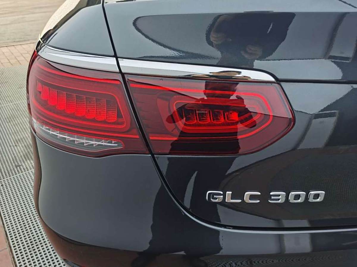 奔馳 奔馳GLC  2023款 GLC 300 4MATIC 轎跑SUV圖片