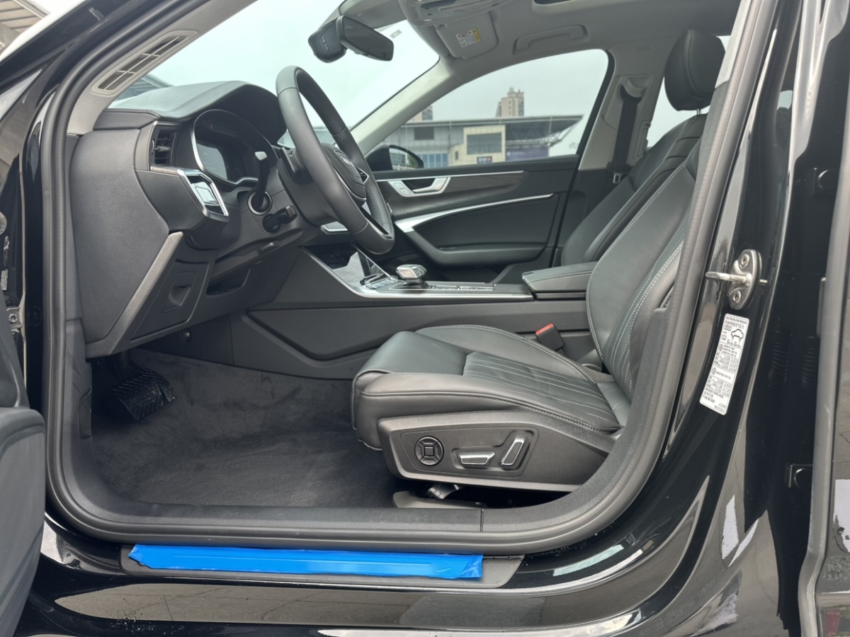 奧迪 奧迪A6L  2023款 45 TFSI quattro 尊享致雅型圖片