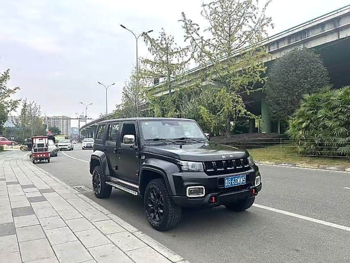 北京 BJ40  2023款 2.0T 自動(dòng)兩驅(qū)城市獵人版先鋒型圖片