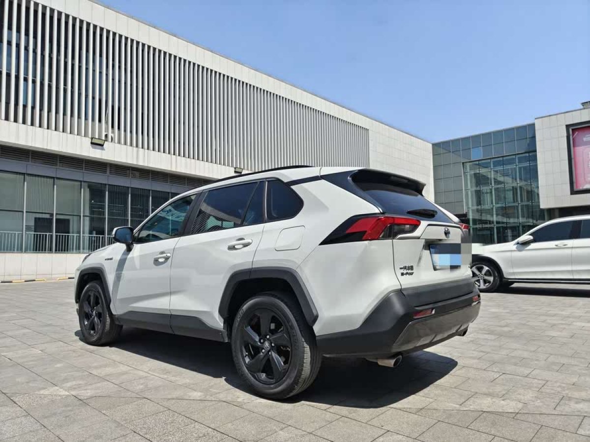 豐田 RAV4榮放  2023款 雙擎 2.5L E-CVT四驅(qū)精英Plus版圖片