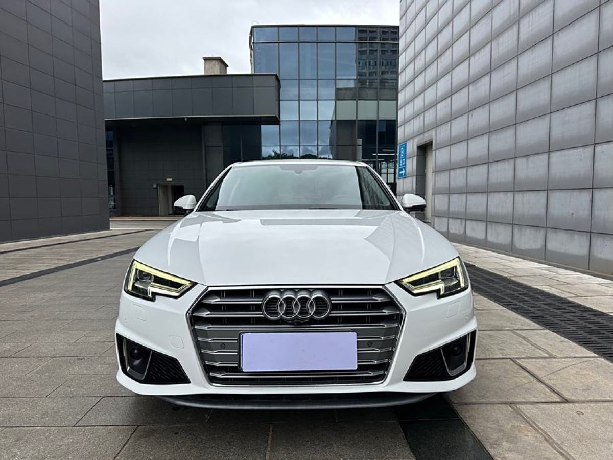 2019年12月奧迪 奧迪A4L  2019款 40 TFSI 時(shí)尚型 國(guó)VI