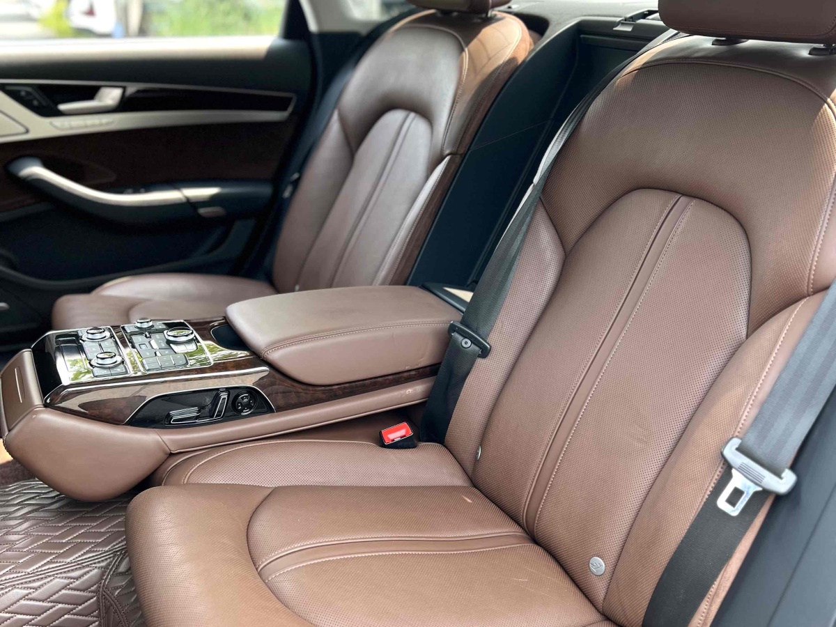 奧迪 奧迪A8  2016款 A8L 45 TFSI quattro豪華型圖片