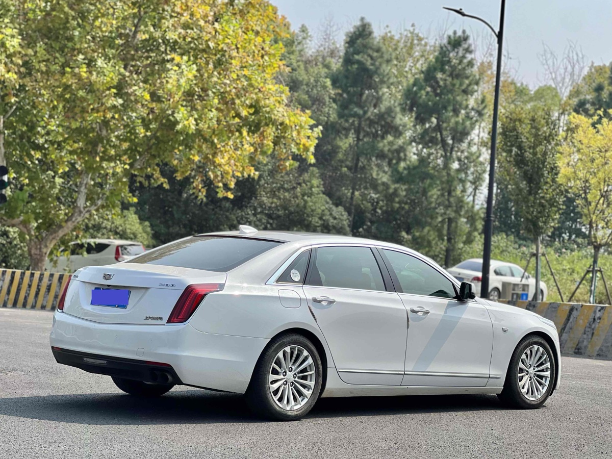 凱迪拉克 CT6  2017款 28T 豪華型圖片