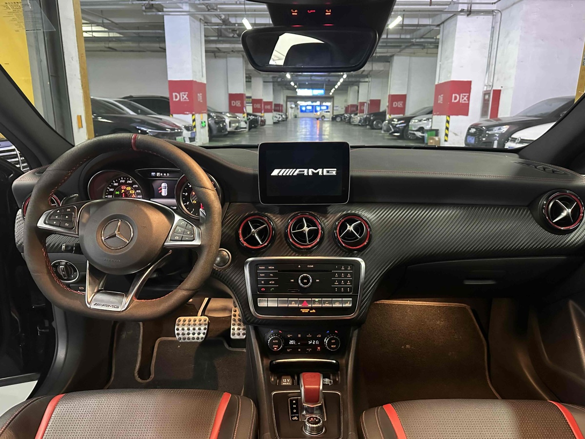 奔馳 奔馳A級(jí)AMG  2018款 AMG A 45 4MATIC 臻藏版圖片