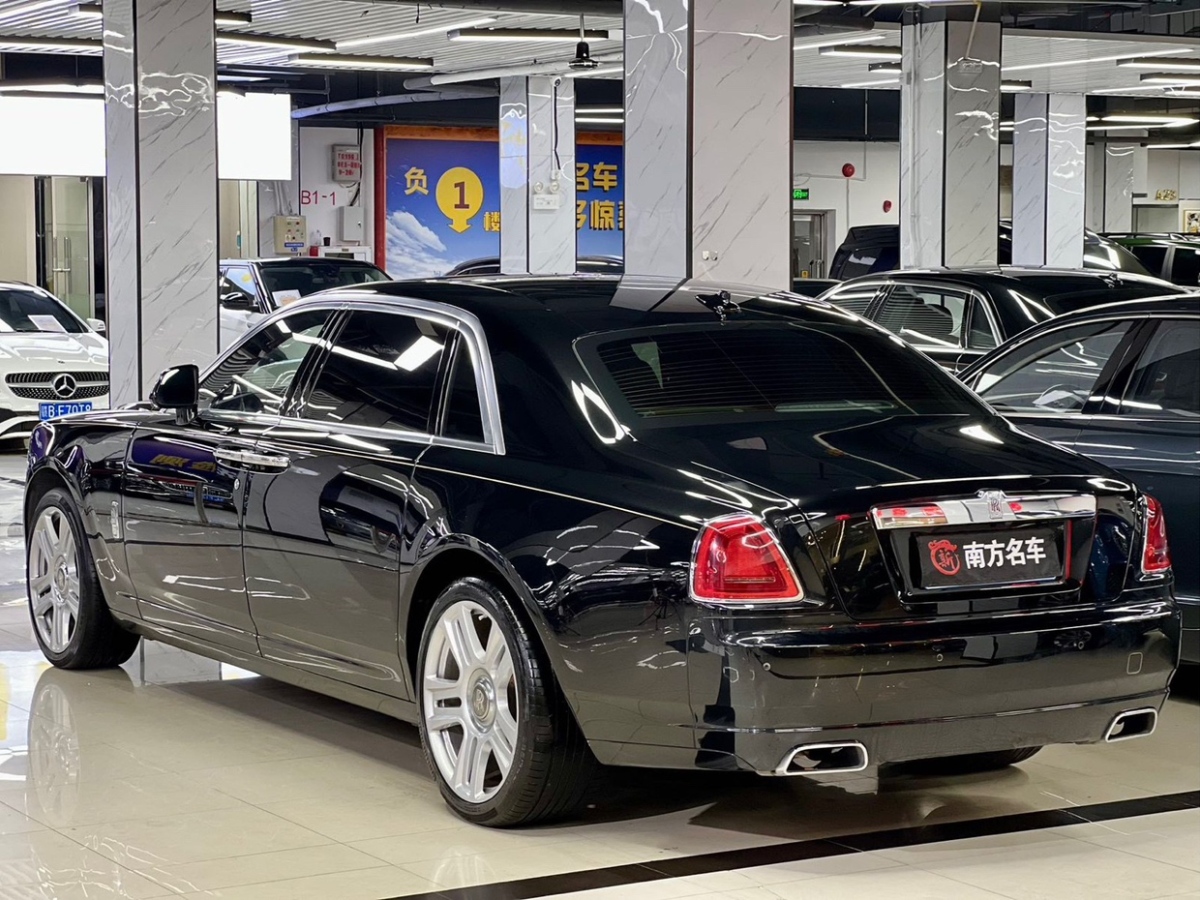 Rolls-Royce Gust2018 6.6t black Badge图片