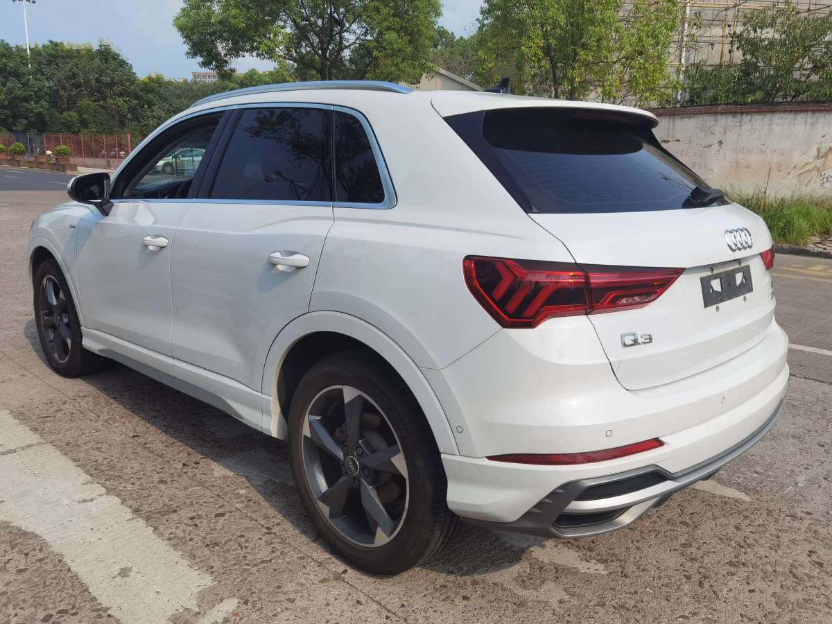 奧迪 奧迪Q3  2022款 35 TFSI 進(jìn)取動(dòng)感型圖片