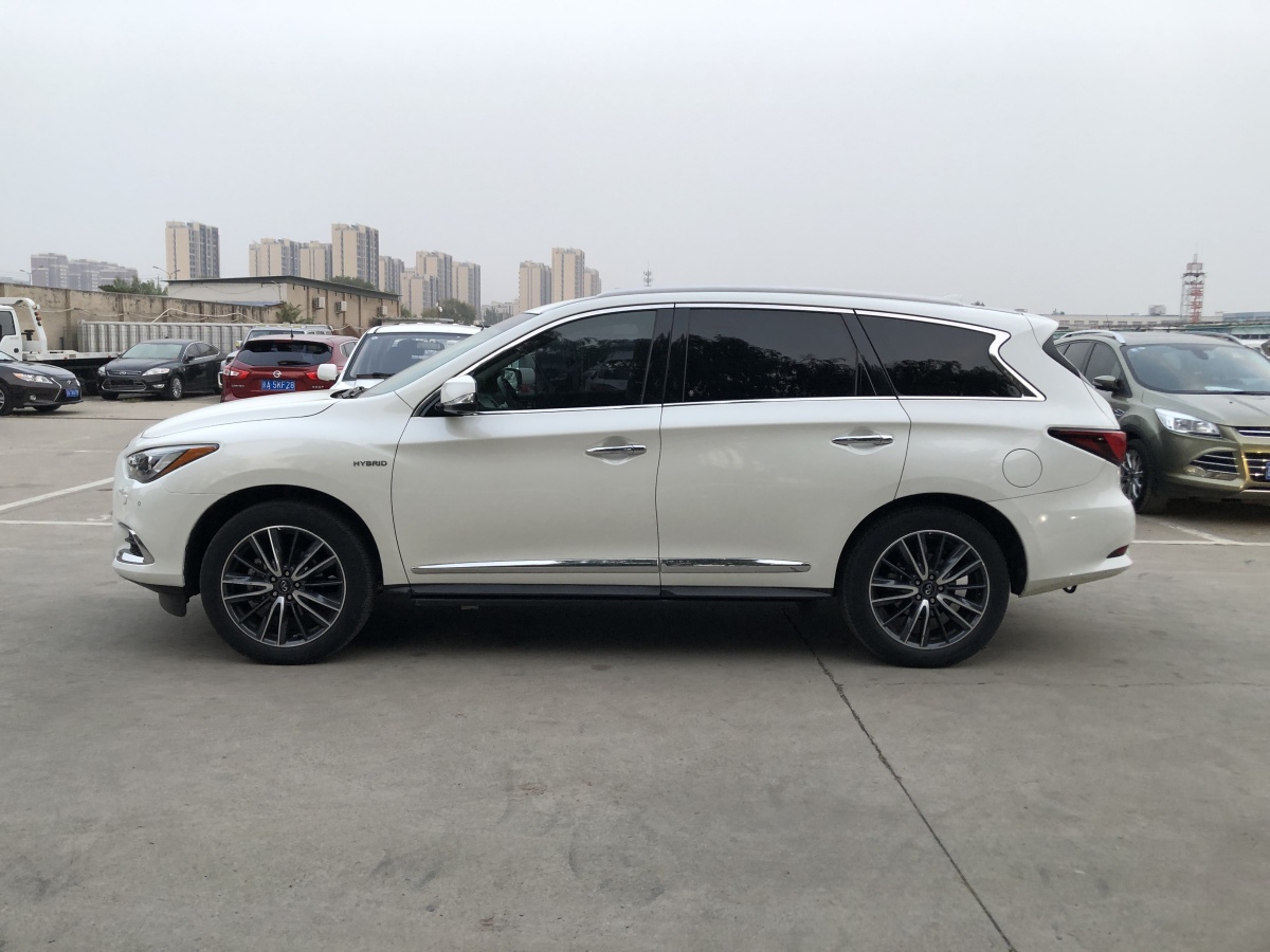 英菲尼迪 QX60  2018款 2.5T Hybrid 兩驅(qū)冠軍家庭版圖片