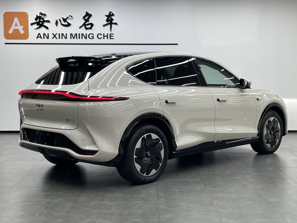 2024年4月智己 智己LS7  2023款 90kWh Elite四驅版