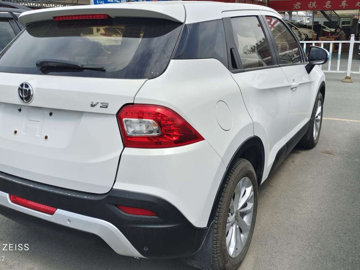 中華 V3  2015款 1.5L 手動(dòng)基本型圖片