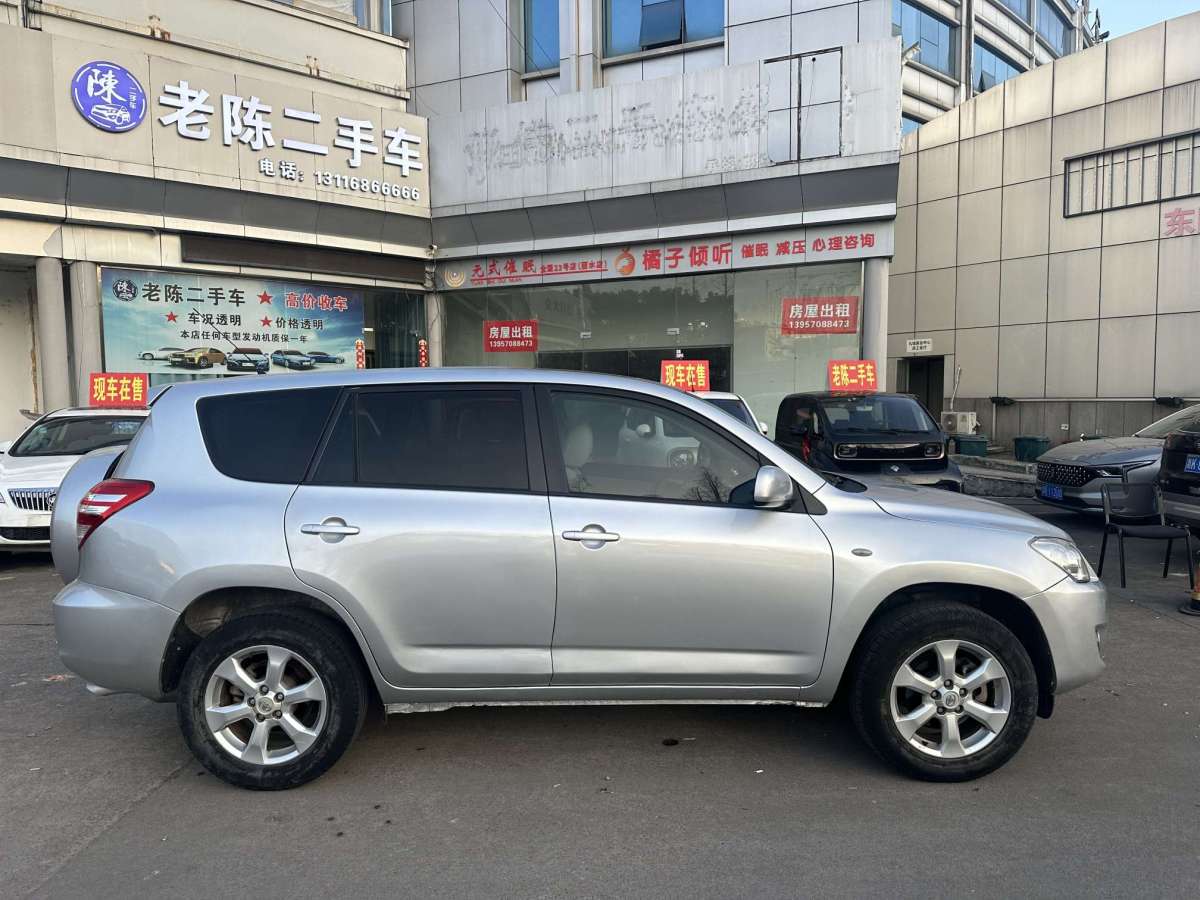 2010年10月豐田 RAV4榮放  2009款 2.0L 自動豪華導(dǎo)航版