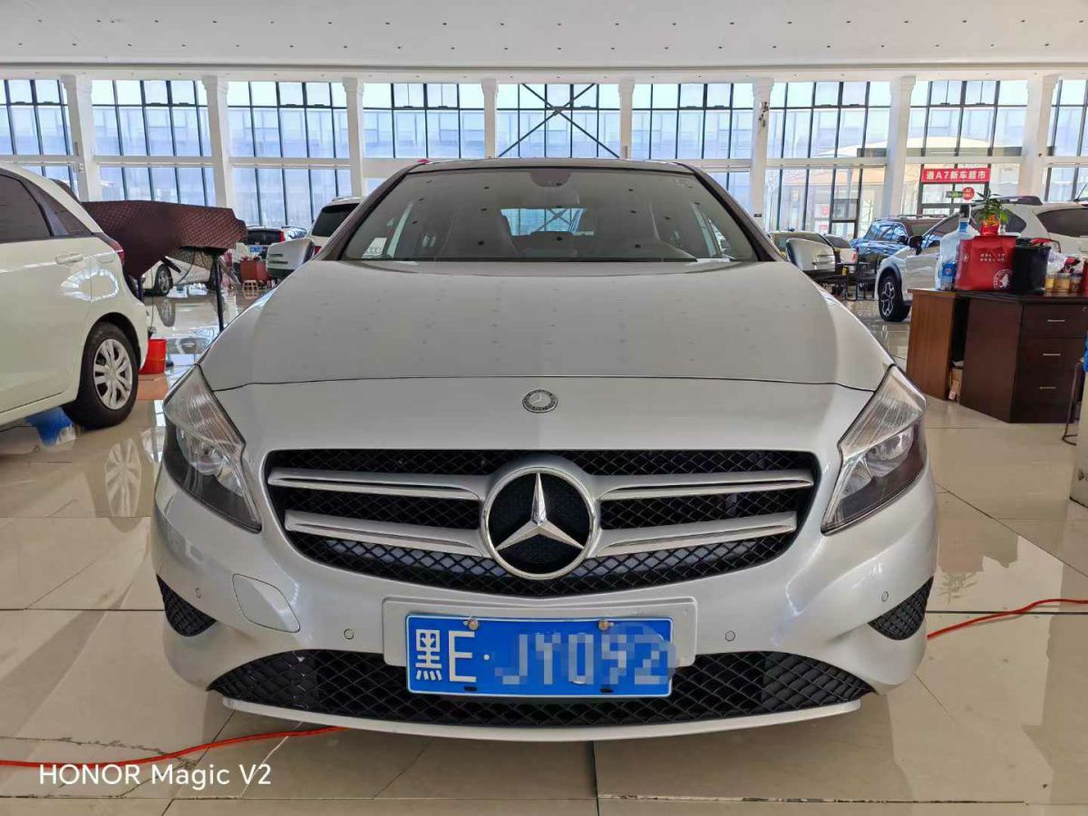 奔馳 奔馳A級(jí)AMG  2014款 AMG A 45 4MATIC圖片