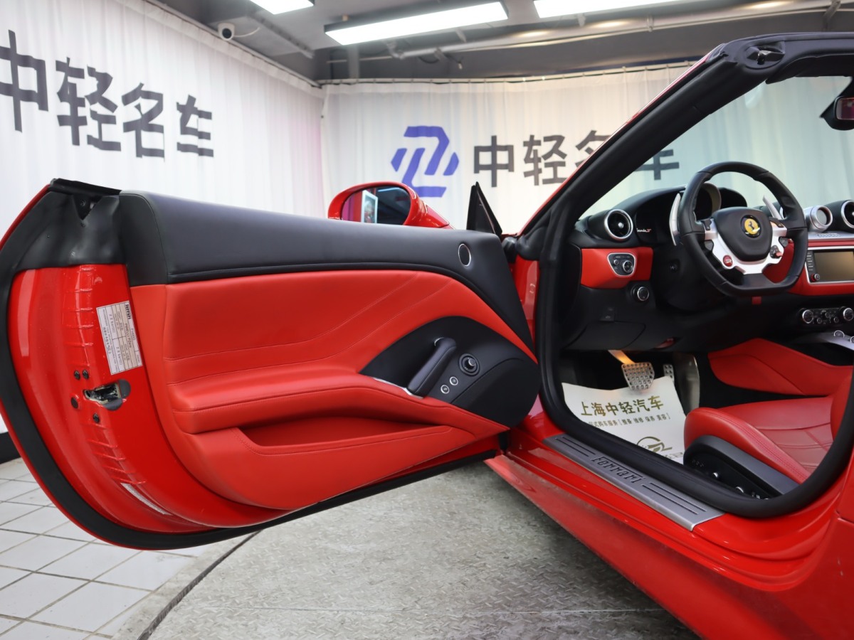 法拉利 California T  2015款 3.9T 標(biāo)準(zhǔn)型圖片