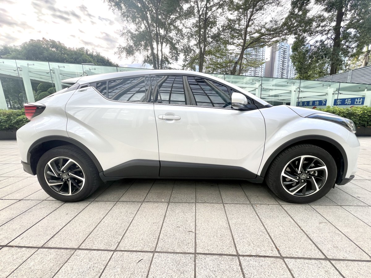 豐田 C-HR  2023款 2.0L 豪華版圖片