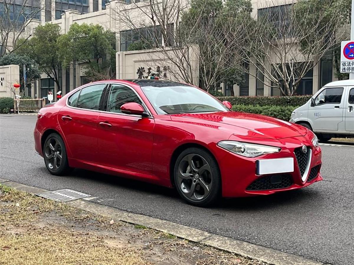 阿爾法·羅密歐 Giulia  2017款 2.0T 280HP 豪華版圖片