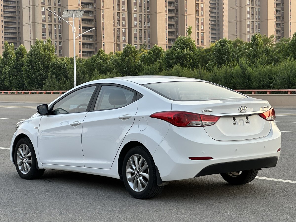現(xiàn)代 朗動  2015款 1.6L 自動時尚型圖片