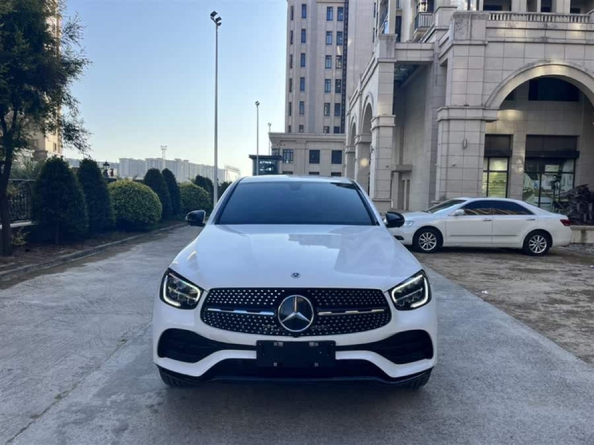 奔馳 奔馳GLC  2021款 GLC 260 4MATIC 轎跑SUV圖片