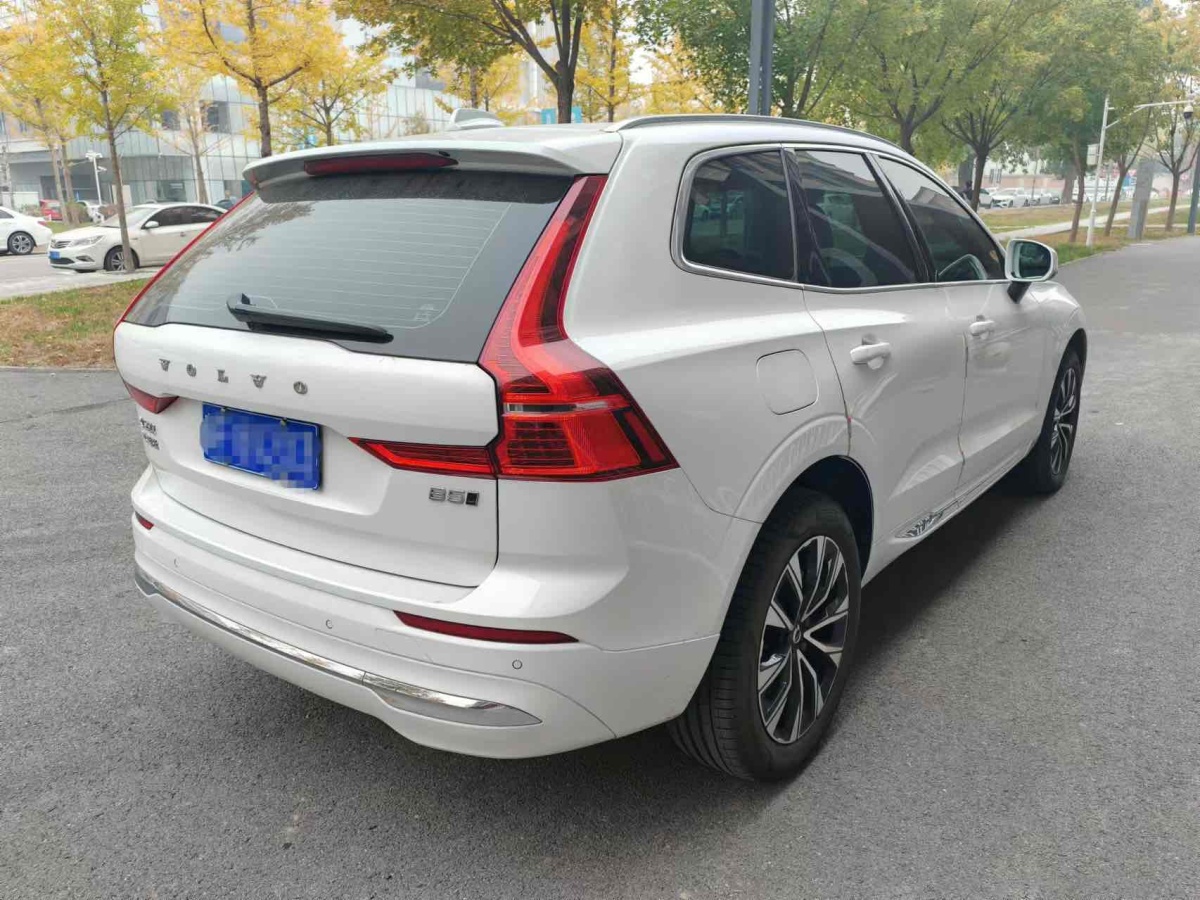 2022年9月沃爾沃 XC60  2023款 B5 四驅(qū)智遠(yuǎn)豪華版