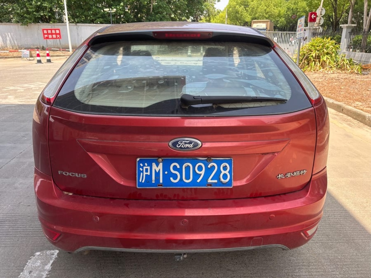 福特 ?？怂? 2012款 兩廂經(jīng)典 1.8L 自動(dòng)時(shí)尚型圖片
