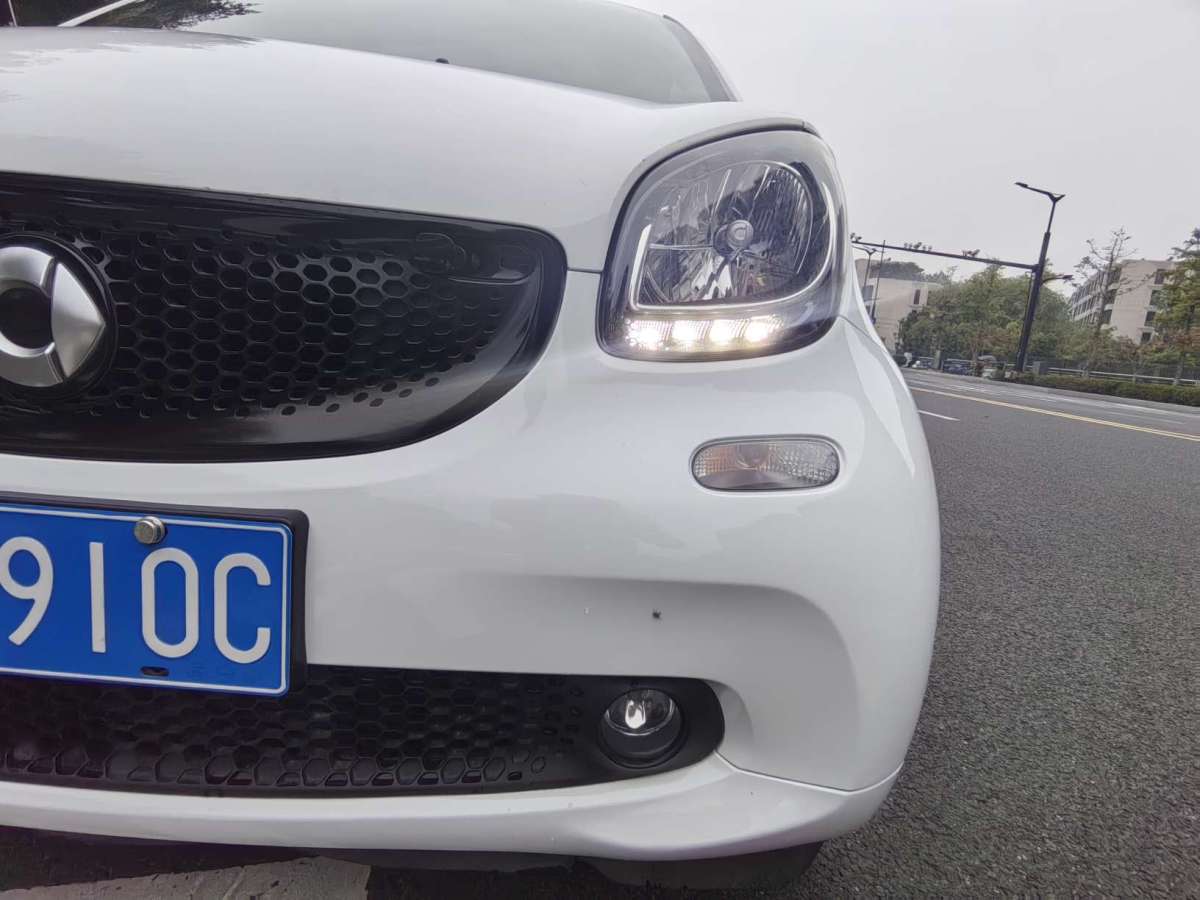 smart fortwo  2015款 1.0L 52千瓦硬頂激情版圖片