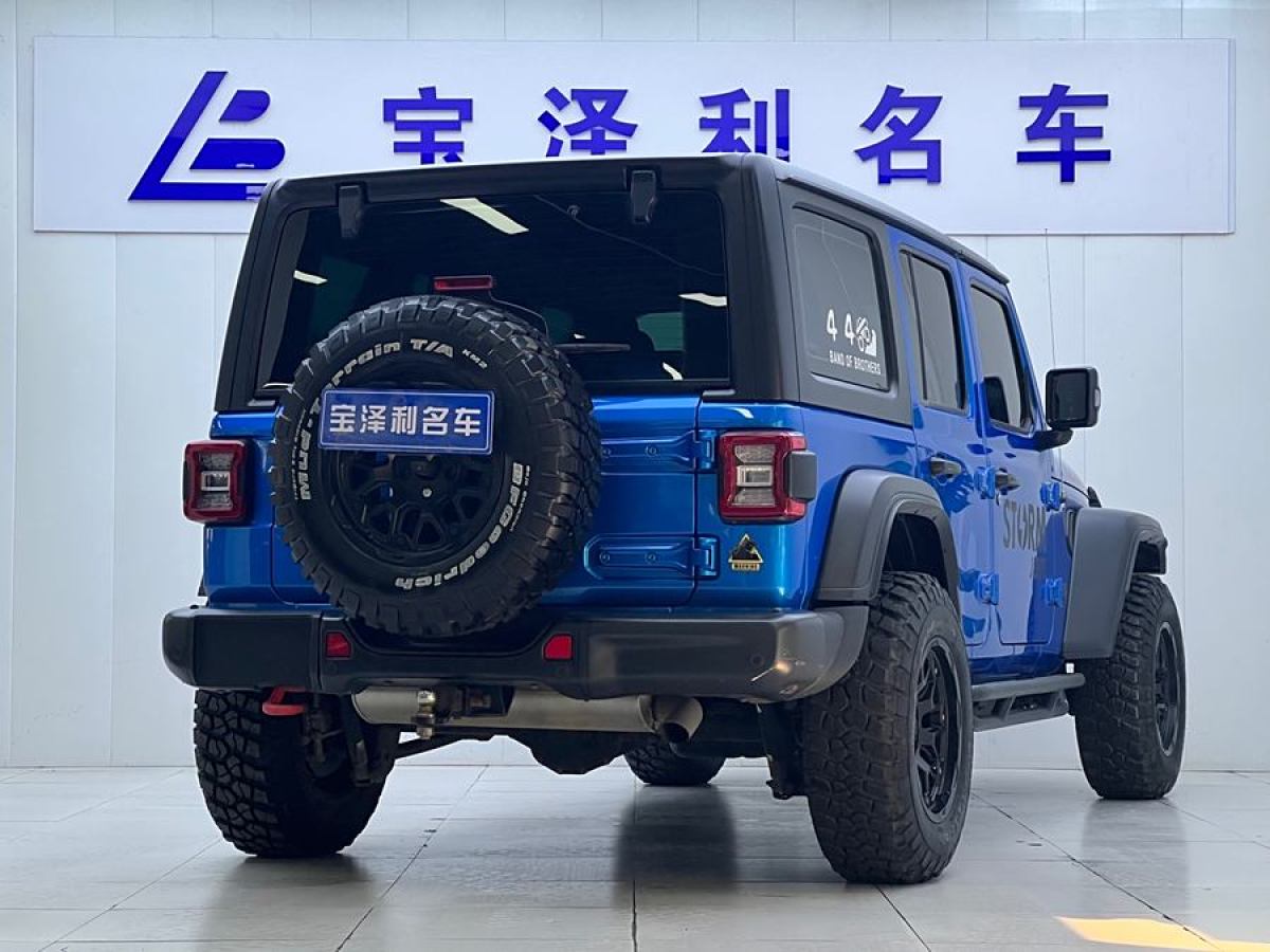 2023年2月Jeep 牧馬人  2024款 2.0T 羅賓漢四門版