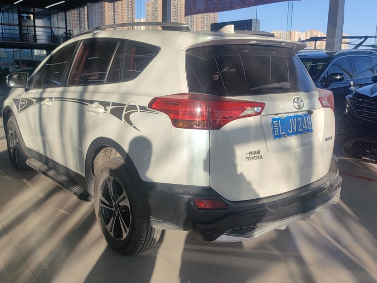 豐田 RAV4  2018款 榮放 2.0L CVT兩驅(qū)風(fēng)尚版圖片