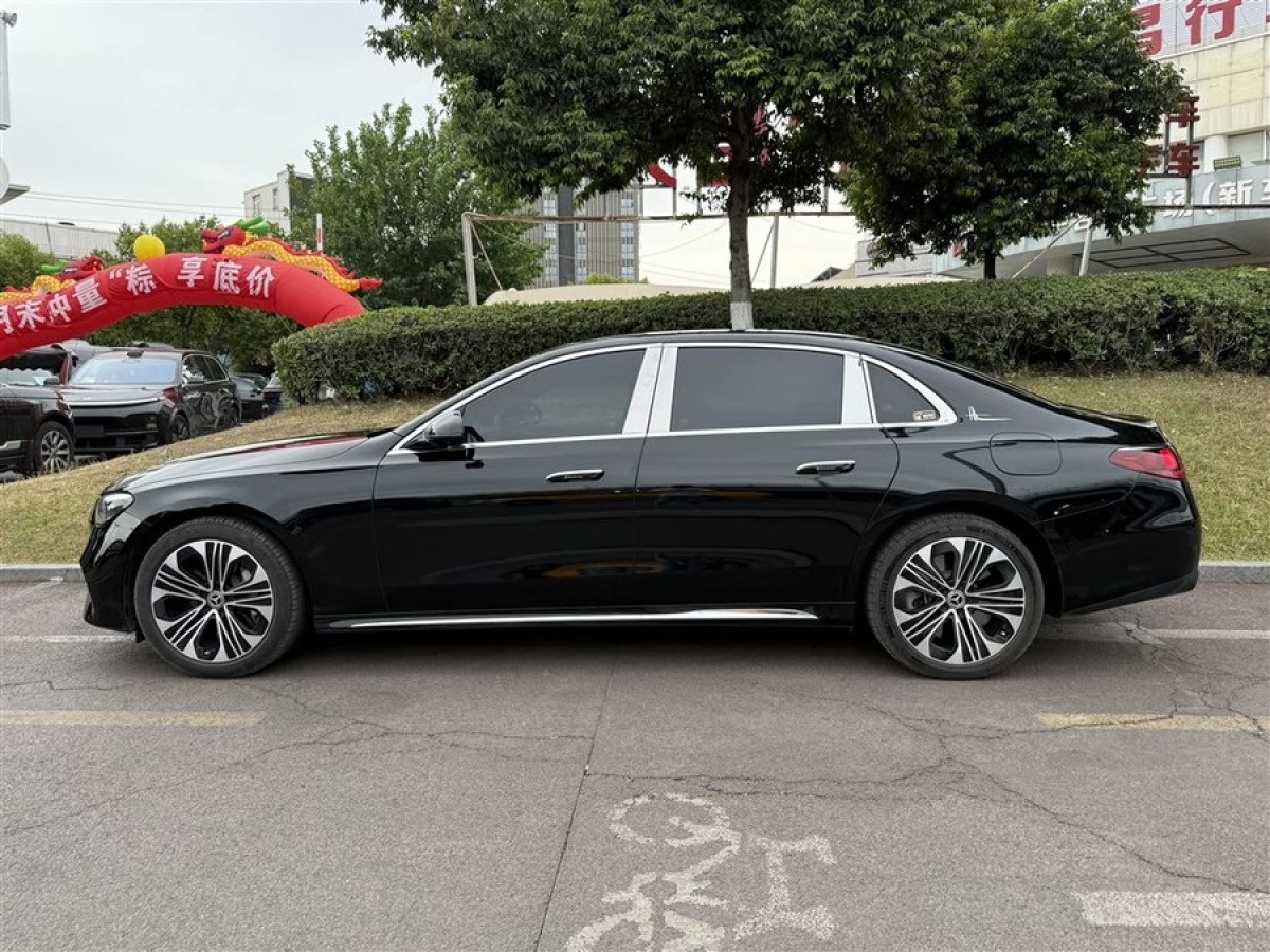 奔馳 奔馳E級(jí)新能源  2024款 E 350 e L 插電式混合動(dòng)力轎車圖片
