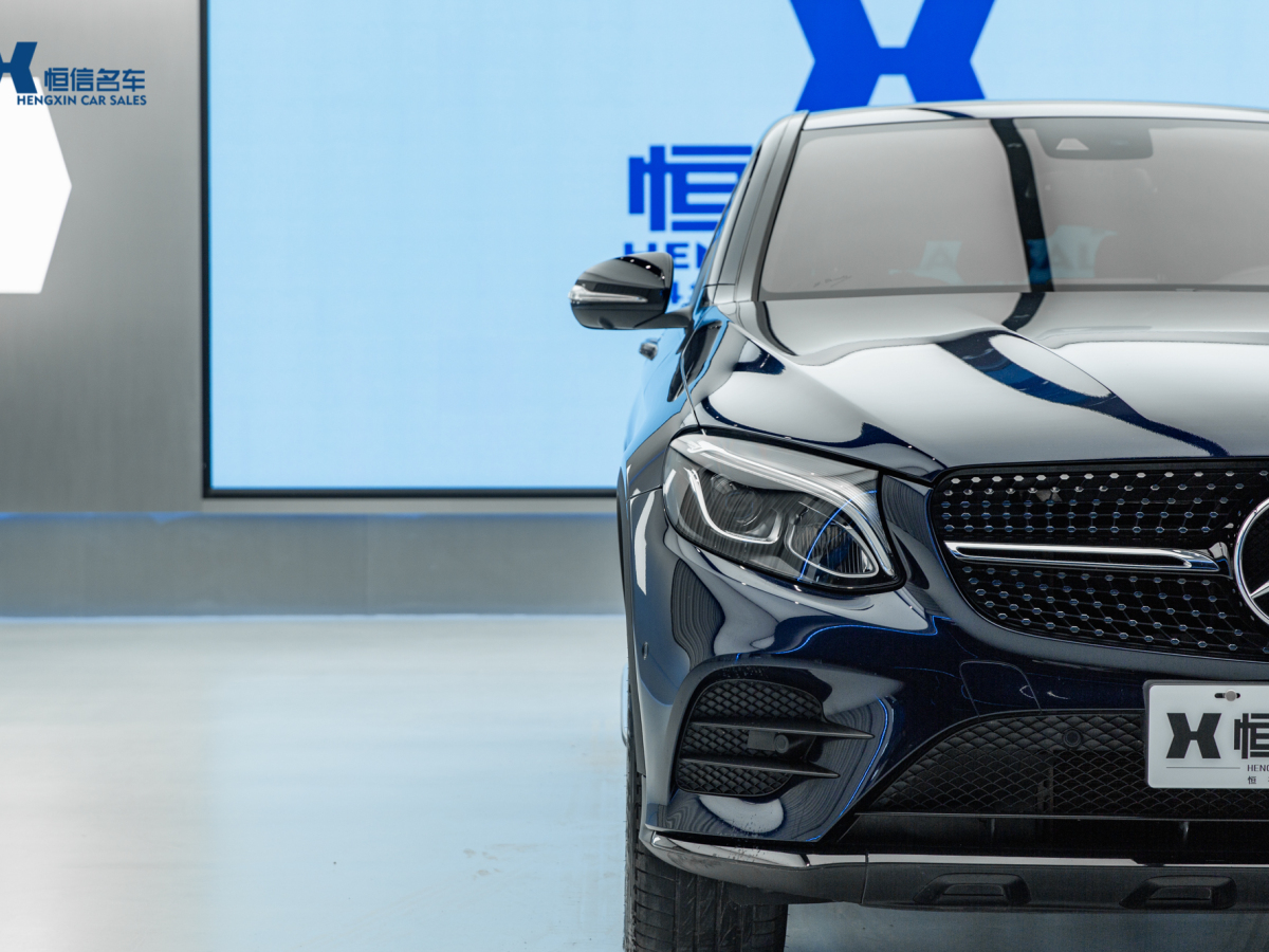 2018年8月奔馳 奔馳GLC  2021款 GLC 260 4MATIC 轎跑SUV